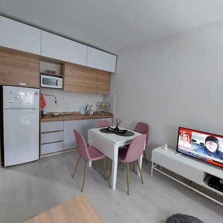 City Center Chic, Urban Apartment Skopje Esterno foto