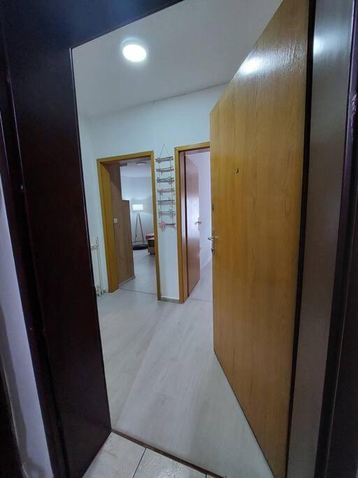 City Center Chic, Urban Apartment Skopje Esterno foto